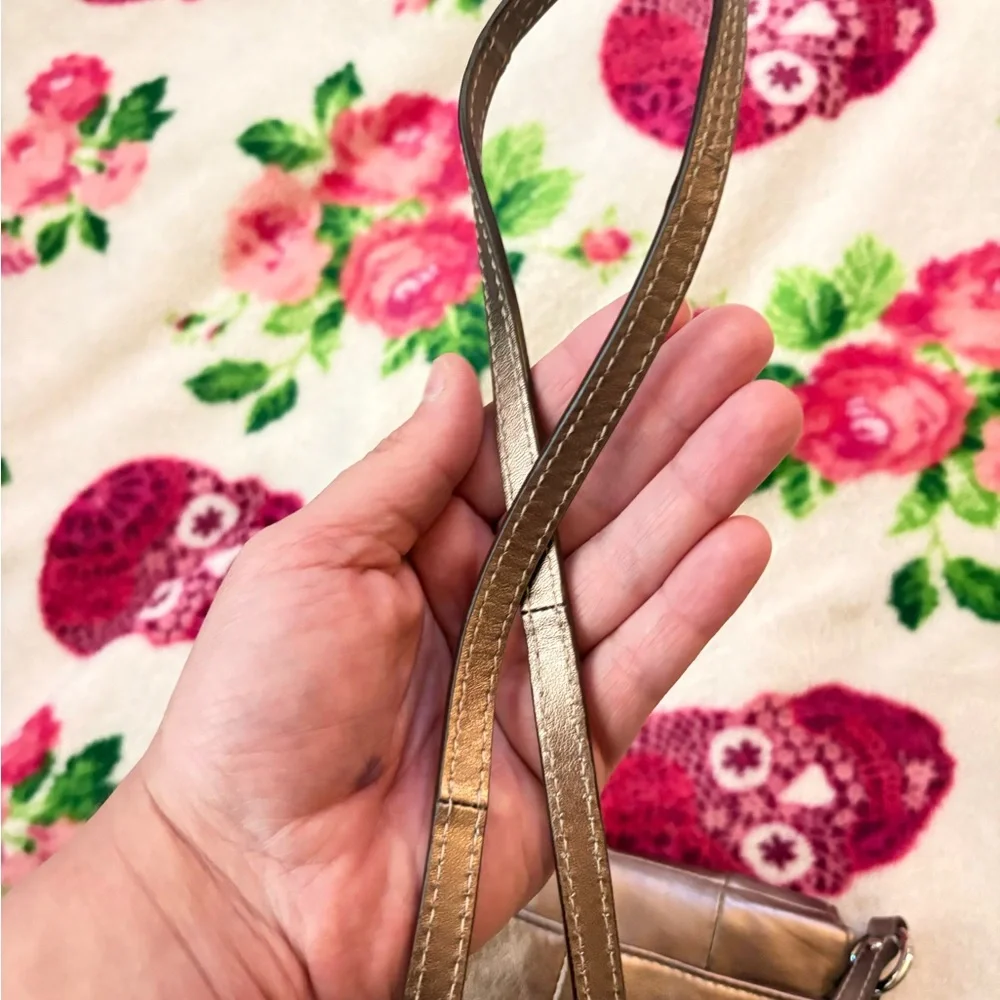 Coach Soho Gold Metallic Y2K Flap Crossbody Bag Purse EUC - Picture 9 of 14